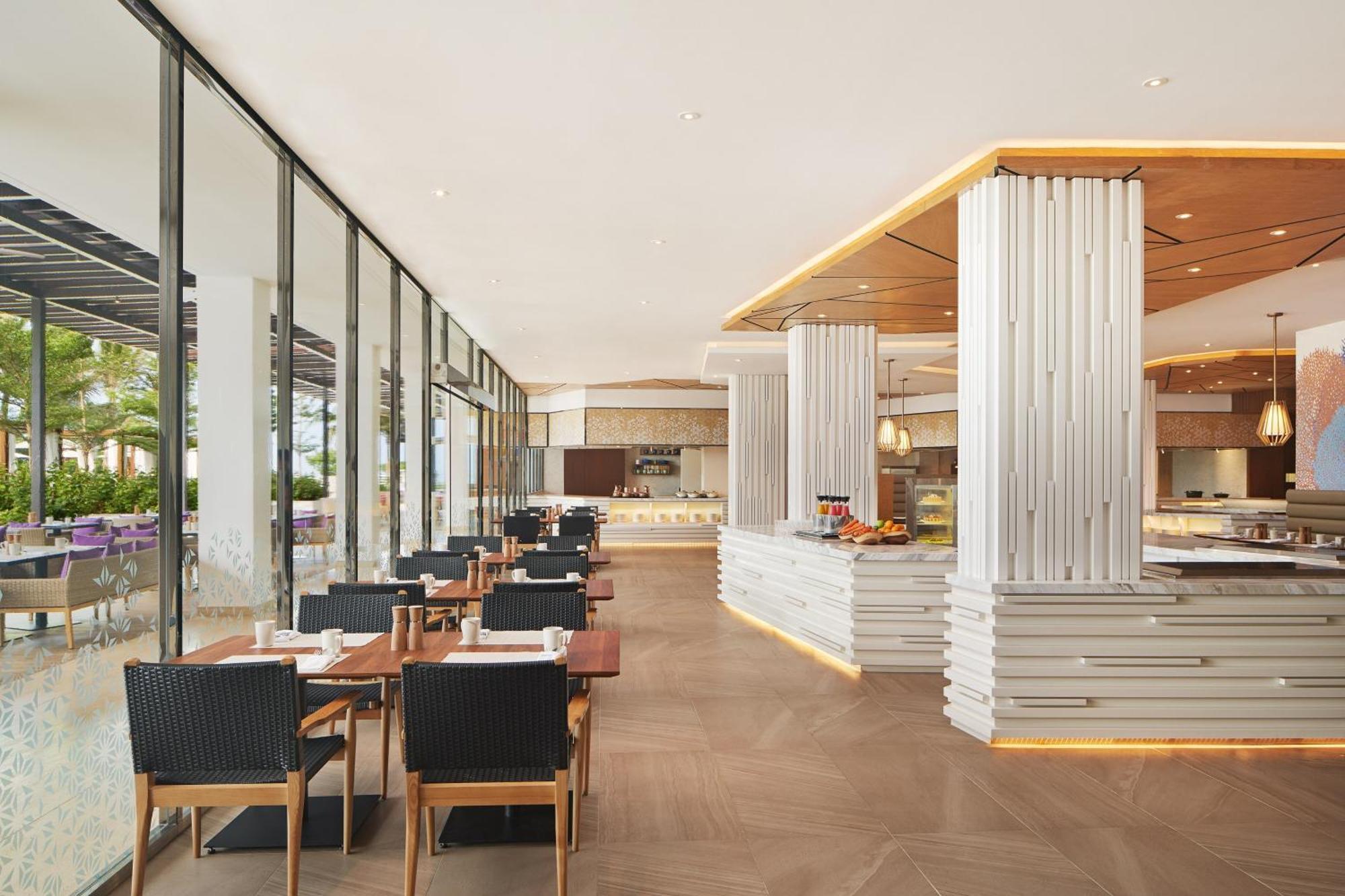 The Westin Desaru Coast Resort Exterior foto The restaurant